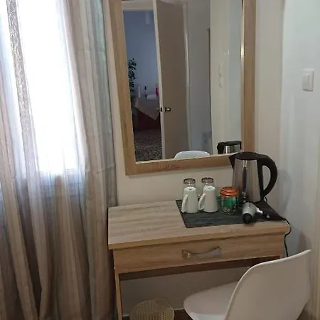 Hotell Firaxenia Fira (Santorini)